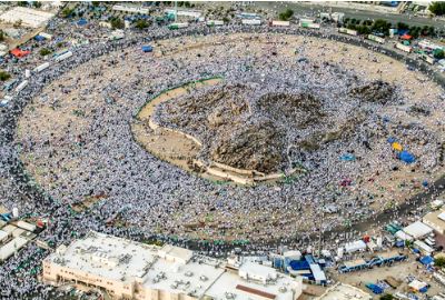 صورة عرفات اليوم…حجيج بيت الله الحرام يقفون وقفة عرفة (الحج عرفة)