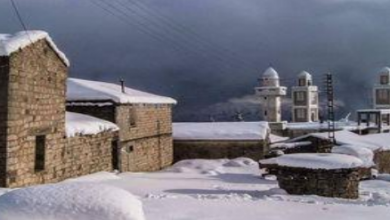 صورة سقوط كميات معتبرة من الثلوج على أعالي جبال بلدية شميني بولاية بجاية