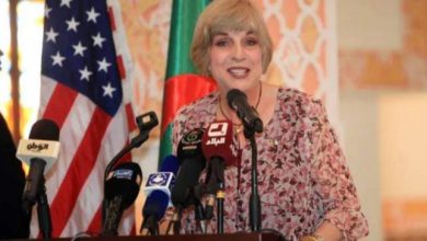 صورة سفيرة أمريكا سيتم قريبا  فتح مركز ثقافي أمريكي في بشار .