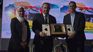 صورة  رئيس اللجنة الأولمبية يشارك في اختتام الجائزة الكبرى للدراجات