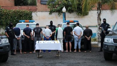 صورة مداهمات أمنية تُسقط ثمانية مسبوقين قضائيًا