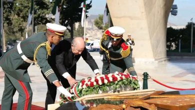 صورة تبون يترحم على الشهداء