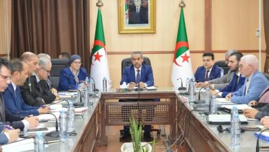 صورة وزير التربية يقيّم الفصل