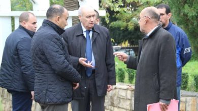 صورة والي ولاية تيزي وزو يتفقد مشاريع التهيئة الحضرية