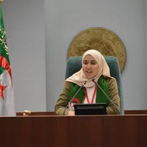 صورة لآنسة آمنة لقرين رئيسة لبرلمان الطفل الجزائري